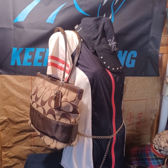 Coach tote - Picture 7 of 9